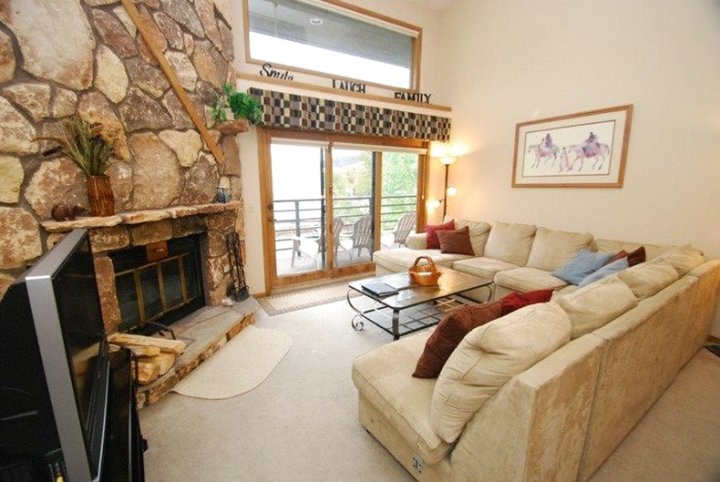 落基山脉关口集团山间小屋乡村雪舞公寓酒店(Snowdance Condos at Mountain House Village by Key to Rockies)