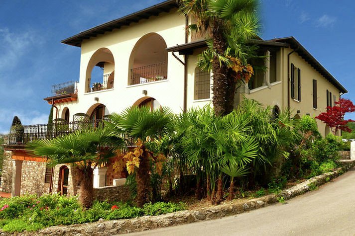 索伊亚诺比洛公寓(Comfortable Holiday Home in Soiano del Lago with Lakeview)