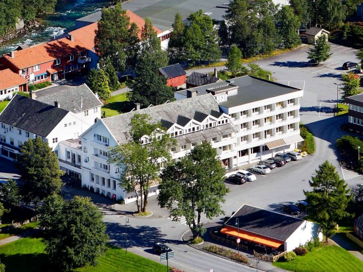 Kinsarvik Fjordhotel