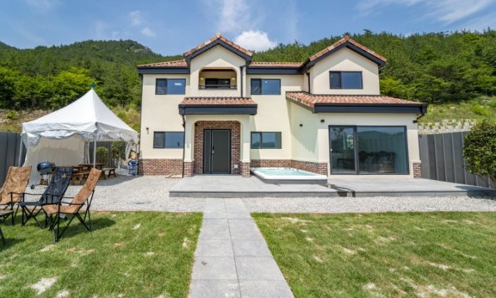 Yeosu Stay France Pool Villa