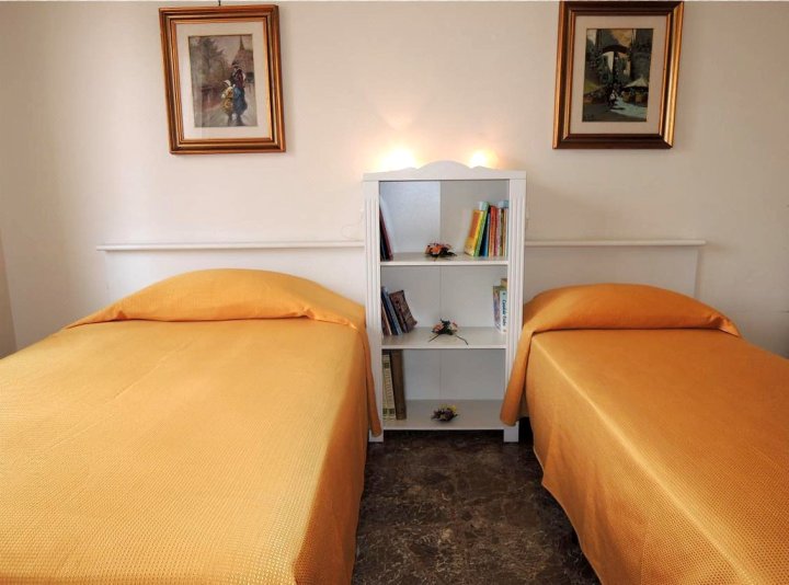 Central Rome, Apartment up to 5 People Air-Conditioned Metro and Bus