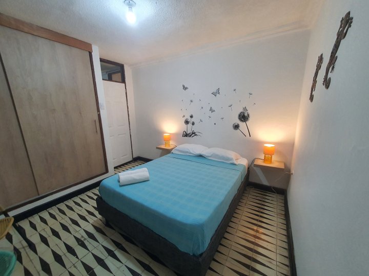 Cm-3 Room in Cartagena