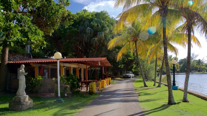 Wacos House, Room 2 - A Peaceful and Comfy Bedroom in the Heart of Varadero