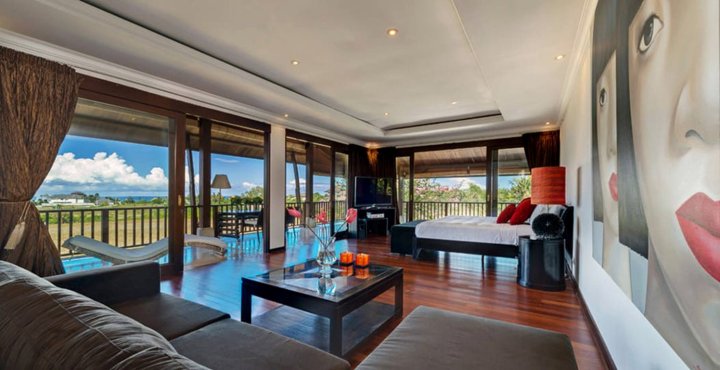 5 Star Luxury Bali Villa with Gym , Jacuzzi, Pool