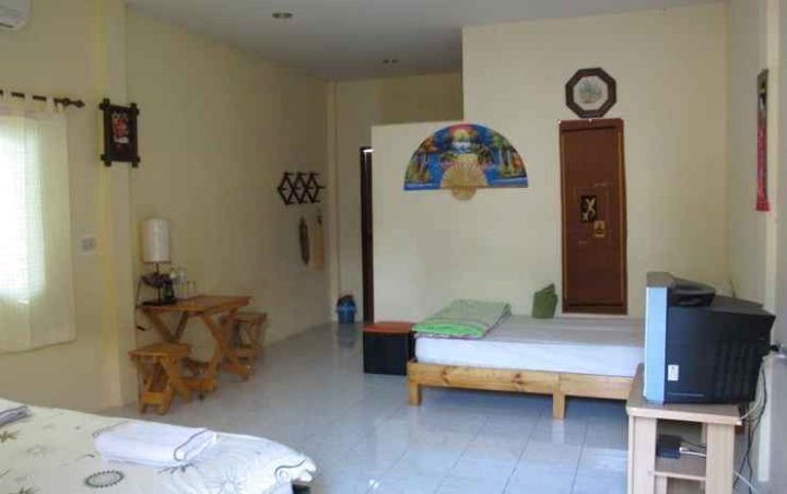 克鲁托伊屋家庭旅馆(Baan Krutoy Homestay)