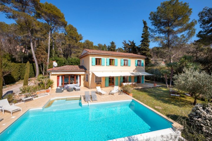 Lily of the Valley Villa Near St Paul de Vence