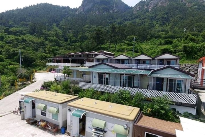 Tongyeong Rosinante Pension