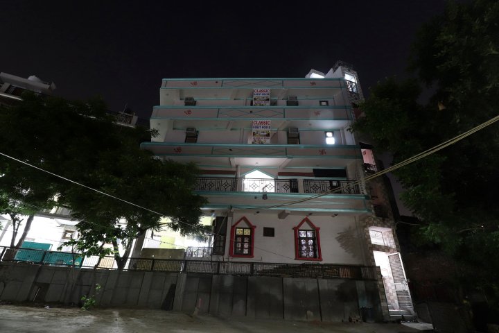 61622经典酒店(OYO 61622 Classic Hotel)