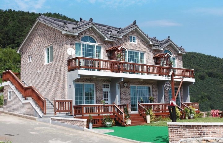 Namhae Memory Plus Bed and Breakfast