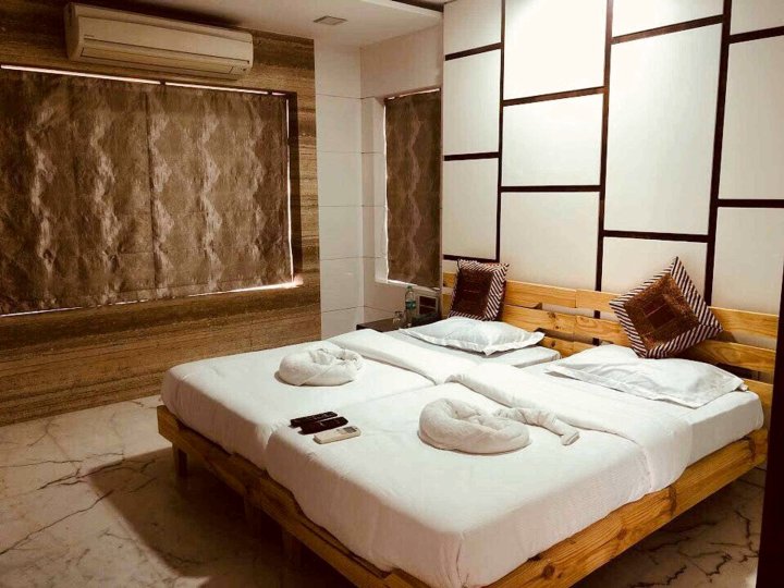 Economical Stay In Heart Of Mumbai