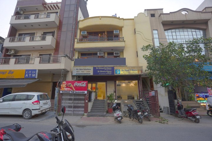 OYO 41667 Paschim Vihar Inn