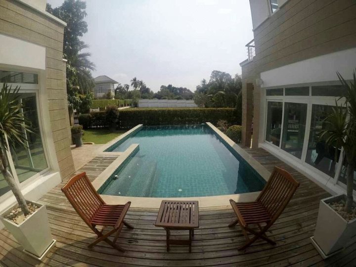 芭达雅班塔莱泳池 Spa 别墅酒店(Baan Talay Pool Villa Pattaya)