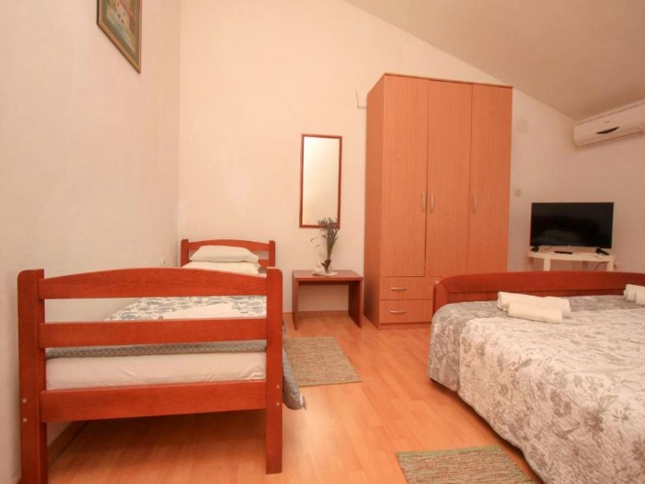 Comfortable Apartment Margita Near Sea