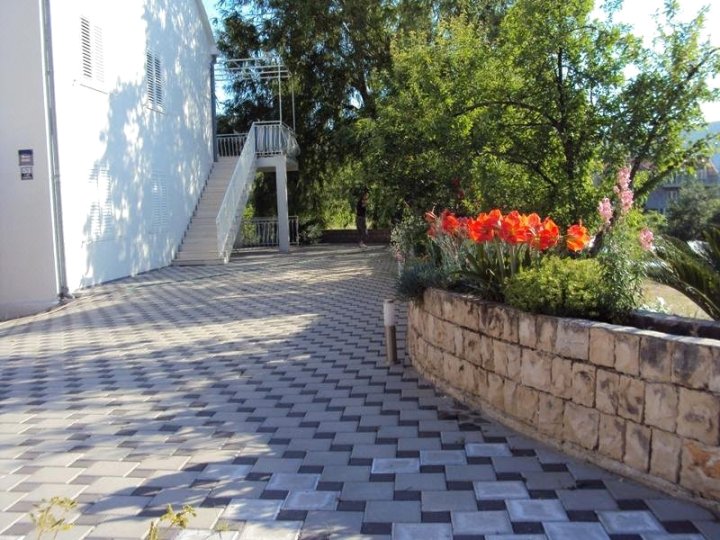 Apartment Garden