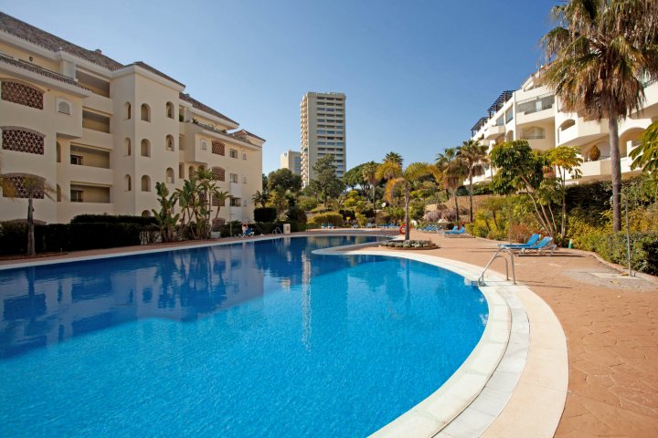 马贝拉艾尔维利亚奢华海滩公寓酒店(Luxury Beach Apartment Elviria, Marbella)