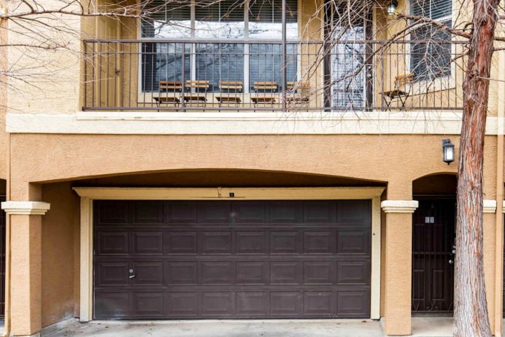 Cozy Uptown Townhouse with 2 Car Garage