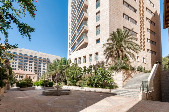 King David VI Spacious 3 Bedroom Apartment Prime Location