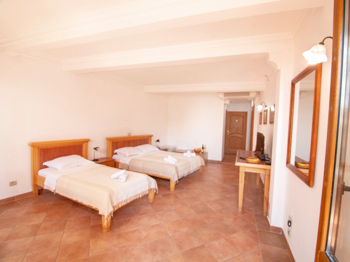 Levantin Inn 13 Room N4 Sea Side