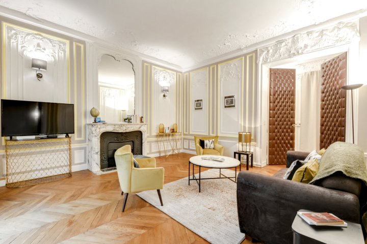 Boetie IV in Paris with 3 Bedrooms and 2 Bathrooms