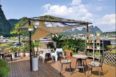 朗晴居空中花园猫咖·观景美宿(阳朔西街店)