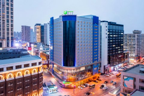 大连海尊智选假日酒店