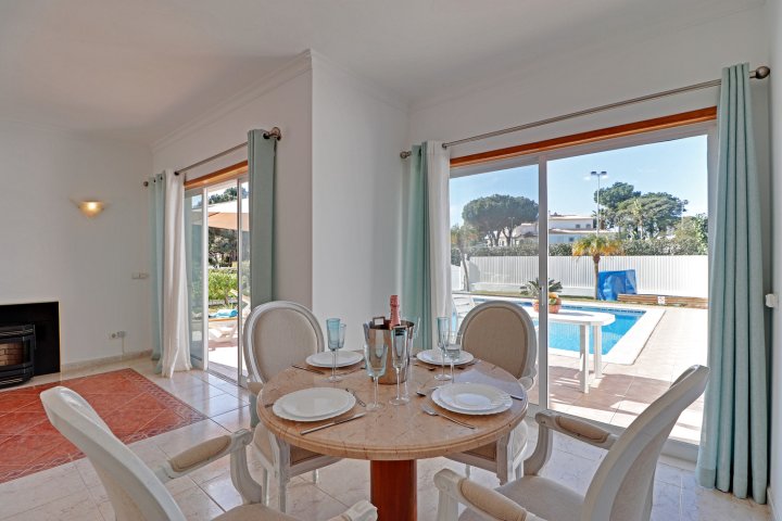 Villa LI in Algarve with 2 Bedrooms and 2.5 Bathrooms