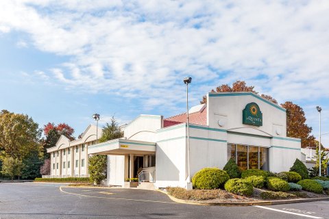 帕拉默斯拉昆塔套房酒店(La Quinta Inn Paramus)