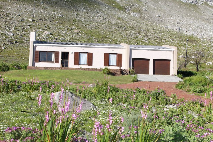 Bergroos is a Self-Catering, Holiday Home Situated Close to the Botanical Garden