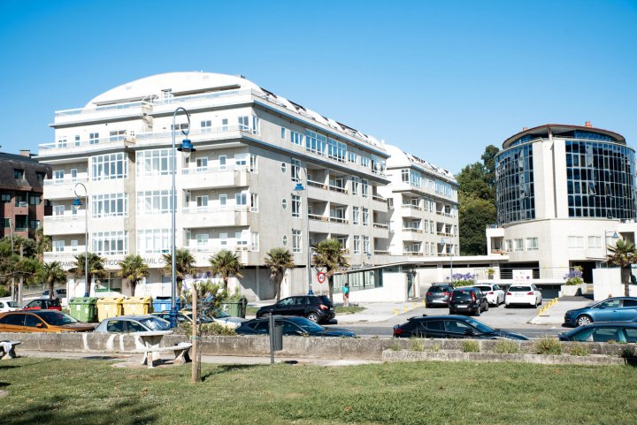 Apartment on the First Line of Samil Beach and with Frontal Views of the Sea