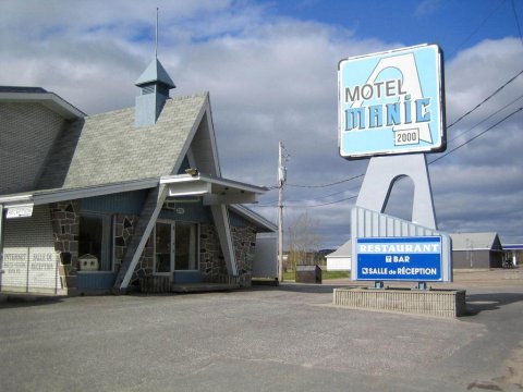麦里克2000汽车旅馆(Motel Manic 2000)
