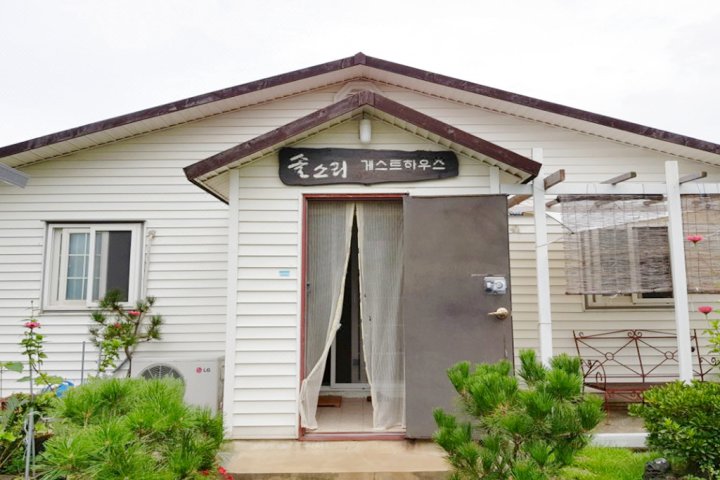 Jeju Solsori Guest House