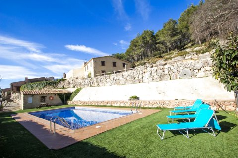 Catalunya Casas: Sublime Villa Mas Godell for up to 12 People in Famous Catalan Wine Regions!