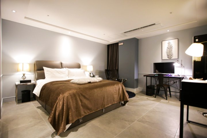 Dongtan J Boutique Hotel
