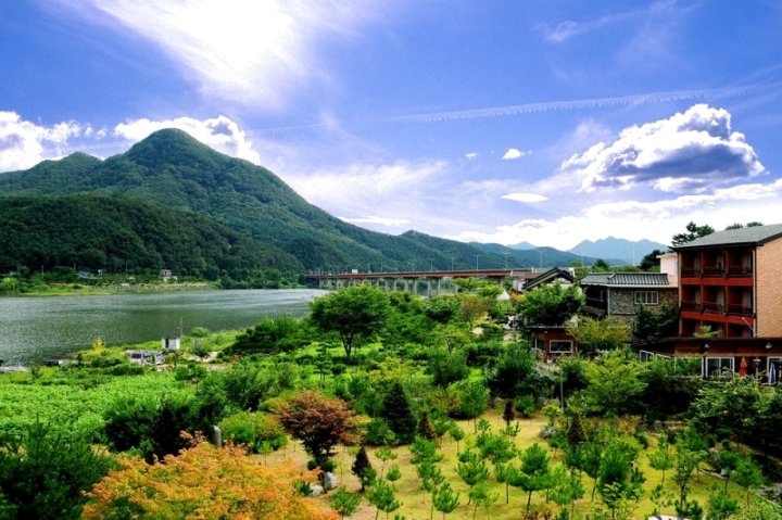 Chuncheon Nami Island River Field Pension