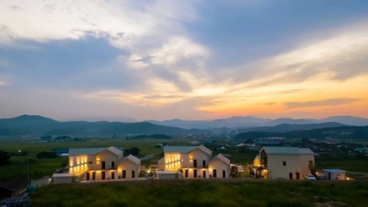 Gyeongju Hey Breeze Pool Villa