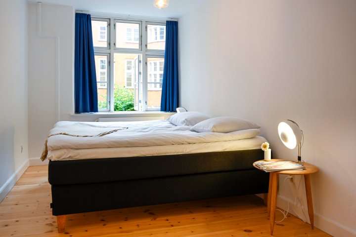 克里斯蒂安港可爱社区美丽 3 居公寓酒店(Beautiful 3-Bedroom Apartment in a Lovely Neighborhood of Christianshavn)