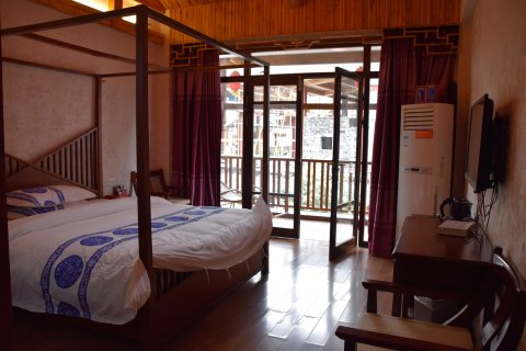 张家界溪布街陆号客栈