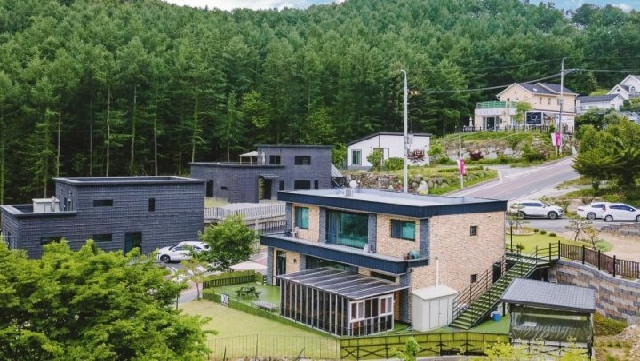 Gapyeong Voice Pool Villa