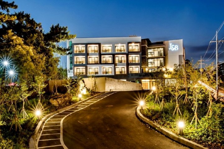 Seogwipo J & B Hotel