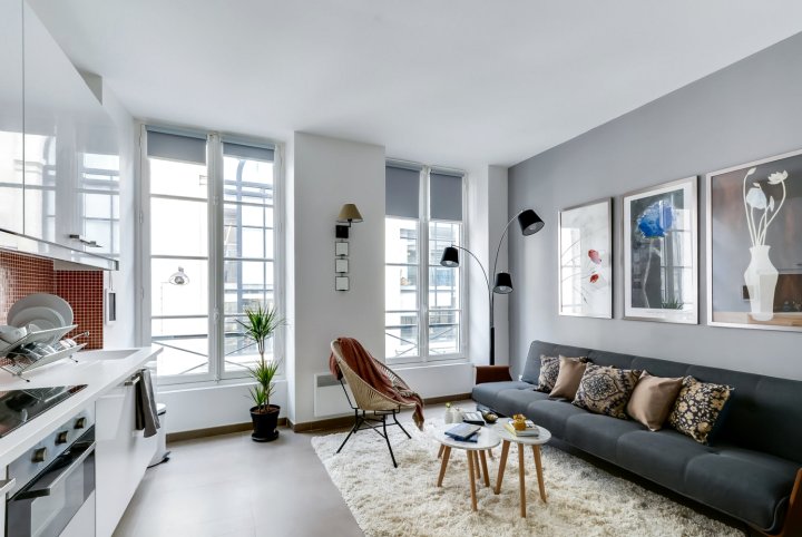 Enghien IV in Paris with 1 Bedrooms and 1 Bathrooms