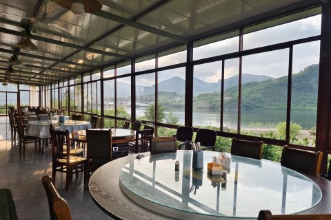 宽甸大牛沟田田庄园