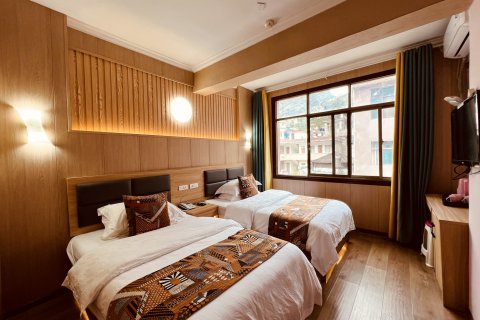 福贡温州大酒店