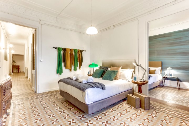 Aragon in Barcelona with 3 Bedrooms and 2 Bathrooms