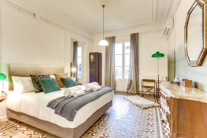 Aragon in Barcelona with 3 Bedrooms and 2 Bathrooms