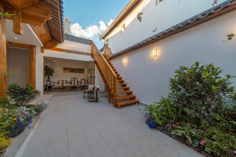 清和·也简 生活美学设计师花园美宿(丽江古城木府店)