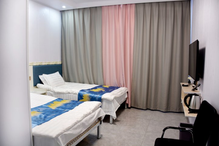 根河市佳辰宾馆