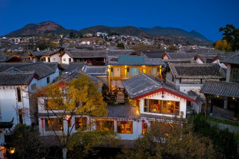 慕涯·清风雅韵丨伴溪而栖休闲度假庭院(丽江古城店)