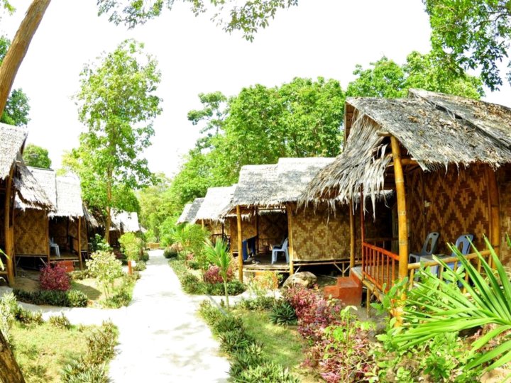 普塔湾竹度假村(Phutawan Bamboo Resort)