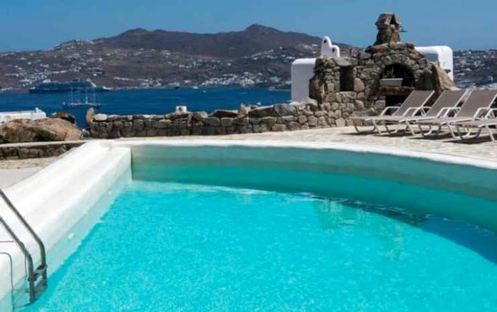拥有海景和2个泳池的优雅别墅(Elegant Villa with Ocean Views & 2 Pools)