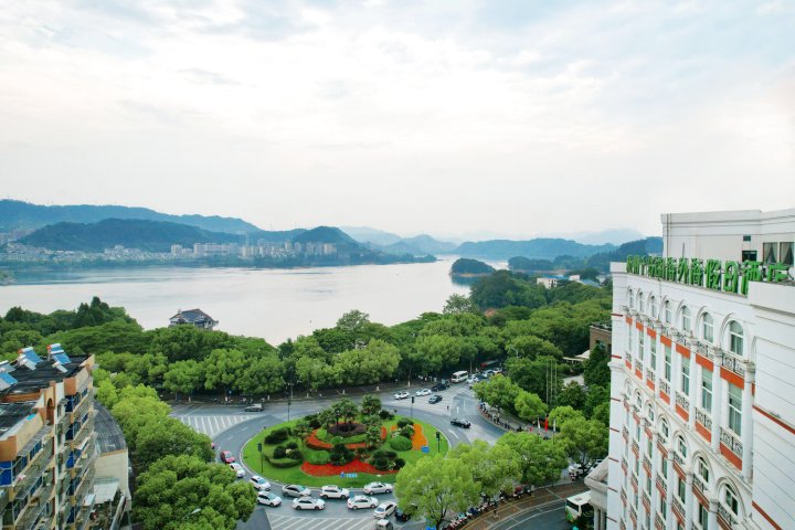 千岛湖海外海假日酒店